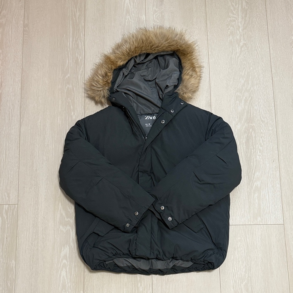 ✨ Zara Kid’s Dark Puffer Jacket with Faux Fur Trim